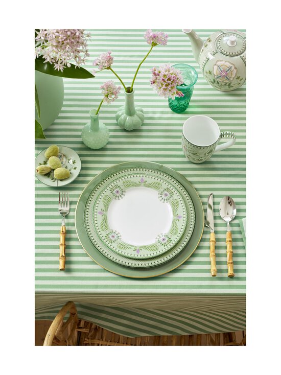 PIP Studio - Lily & Lotus porcelāna šķīvis 23 cm - LIGHT GREEN - photo 3 PIP Studio - Lily & Lotus porcelāna šķīvis 23 cm - LIGHT GREEN | Stockmann - photo 3