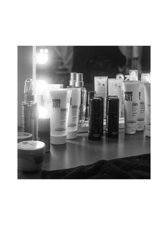 L'Oréal Professionnel - Hair Touch Up Brown -sävyttävä tyvisuihke 75 ml - 8 - photo 2 L'Oréal Professionnel - Hair Touch Up Brown -sävyttävä tyvisuihke 75 ml - 8 | Stockmann - photo 2