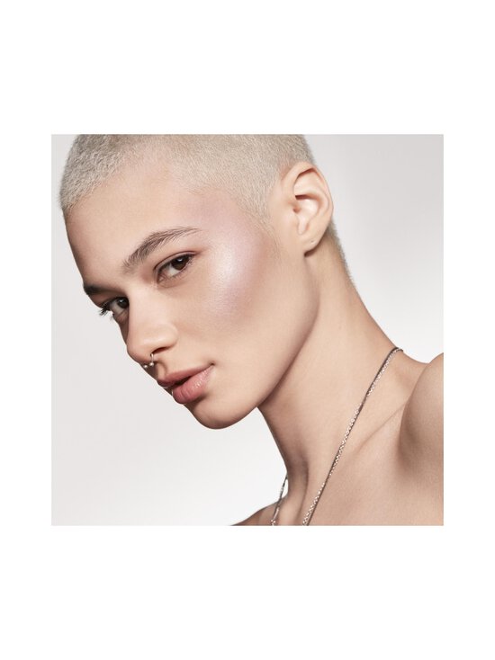 Fenty Beauty - Match Stix Shimmer Skinstick -korostuspuikko - CONFETTI - photo 3 Fenty Beauty - Match Stix Shimmer Skinstick -korostuspuikko - CONFETTI | Stockmann - photo 3