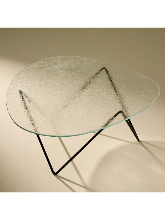 Gubi - Pedrera-sohvapöytä 106 x 86 cm musta / kirkas strukturoitu lasi - TRANSPR | Stockmann - photo 5