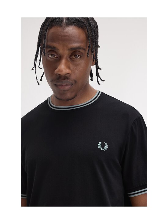 Fred Perry - Twin Tipped krekls - Q46 BLACK/SILVERBLUE - photo 6 Fred Perry - Twin Tipped krekls - Q46 BLACK/SILVERBLUE | Stockmann - photo 6
