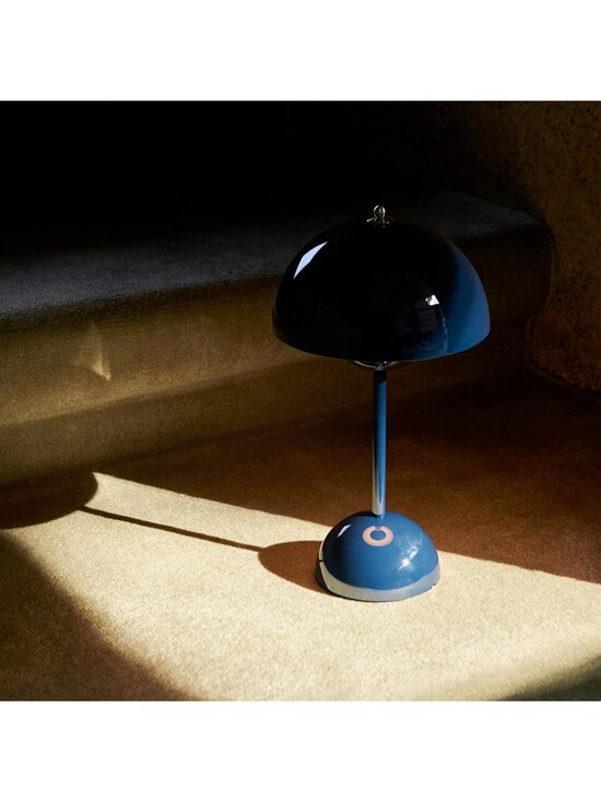 &Tradition - Flowerpot VP9 -pöytävalaisin ladattava steel blue - BLUE | Stockmann - photo 5