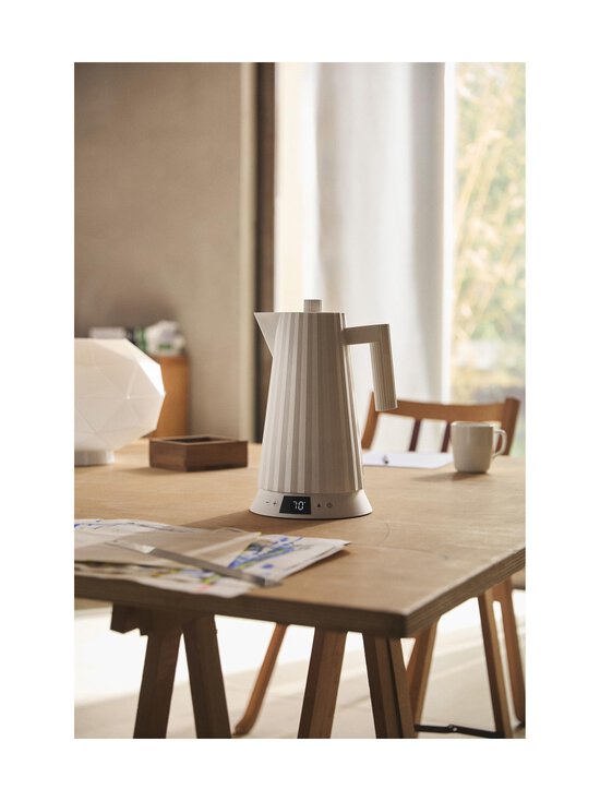 Alessi - Temperatuuri reguleerimisega veekeetjaPlissé 1,7 l - W WHITE - photo 6 Alessi - Temperatuuri reguleerimisega veekeetjaPlissé 1,7 l - W WHITE | Stockmann - photo 6