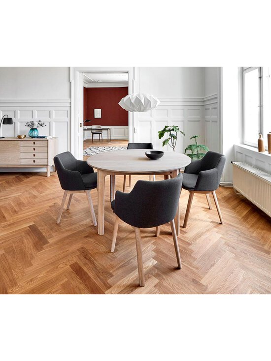 Skovby Möbelfabrik - #112- jatkettava pöytä - TAMMI - photo 4 Skovby Möbelfabrik - #112- jatkettava pöytä - TAMMI | Stockmann - photo 4