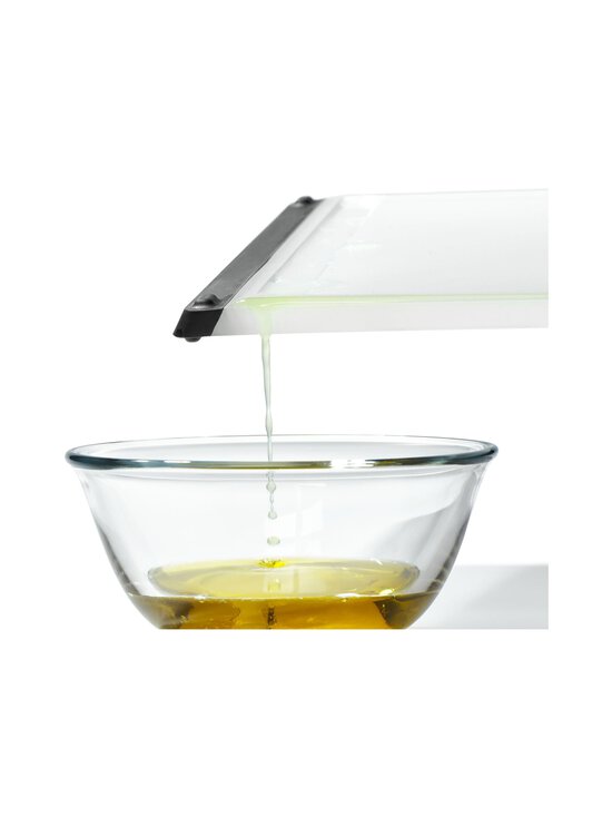 OXO - Prep griešanas dēlis 27 cm - WHITE, BLACK - photo 4 OXO - Prep griešanas dēlis 27 cm - WHITE, BLACK | Stockmann - photo 4